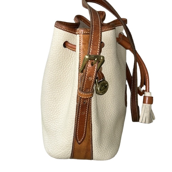 Vintage Dooney & Bourke 1980s Ivory Pebbled Leather Drawstring Bucket Bag - Picture 9 of 16
